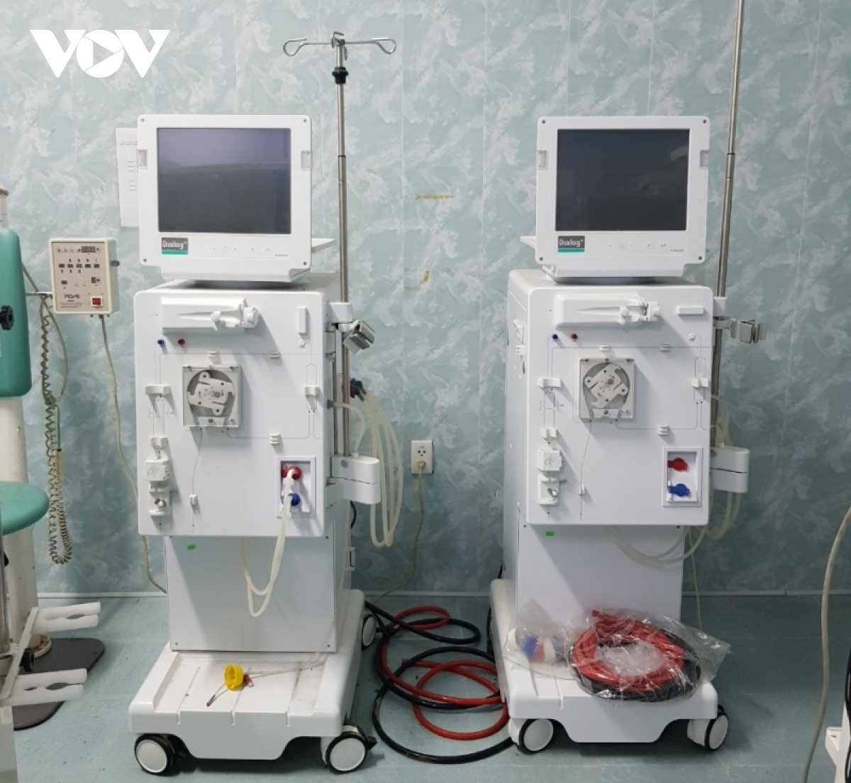 Thiết bị máy móc hiện đại tại Bệnh viện Đa khoa Chân Mây nằm đắp chiếu - Ảnh 2.