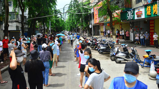 Lệnh phong tỏa do COVID-19 khiến 80.000 khách du lịch mắc kẹt ở “Hawaii của Trung Quốc” - Ảnh 1. Lệnh phong tỏa do COVID-19 khiến 80.000 khách du lịch mắc kẹt ở “Hawaii của Trung Quốc” - Ảnh 1.