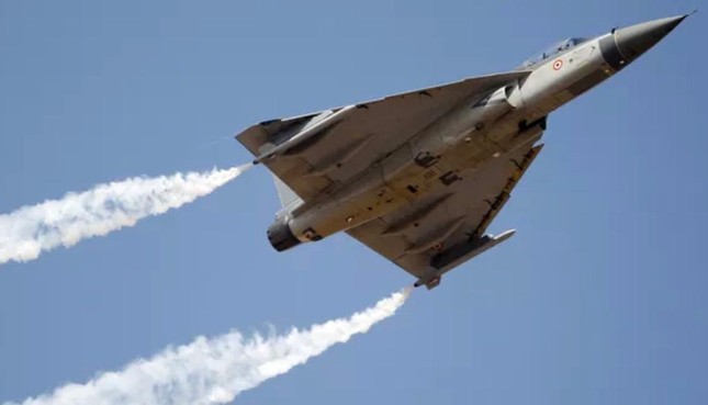 Tiêm kích Tejas - Hỏa lực đáng gờm được Ấn Độ chào bán cho Malaysia - Ảnh 3. Tiêm kích Tejas - Hỏa lực đáng gờm được Ấn Độ chào bán cho Malaysia - Ảnh 3.