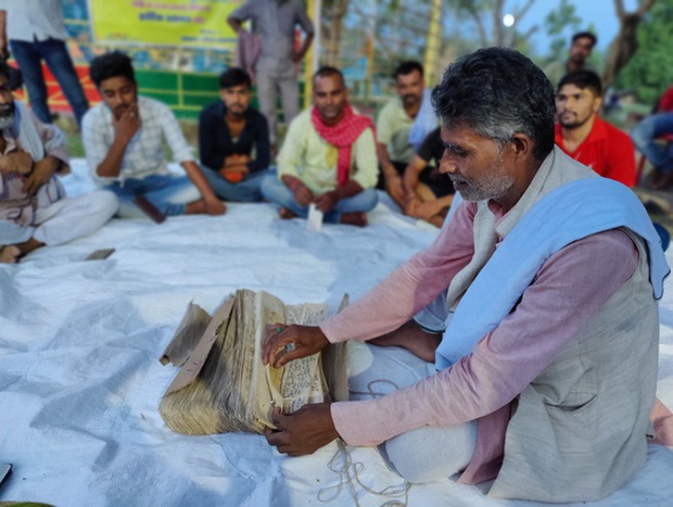 Bên trong chợ chú rể 700 năm tuổi ở bang Bihar của Ấn Độ - Ảnh 4.