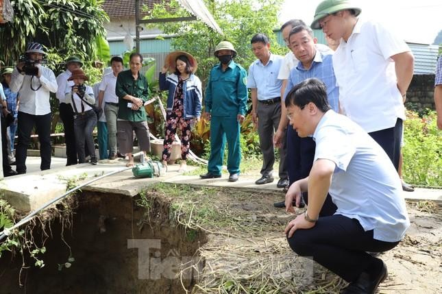 Chủ tịch tỉnh yêu cầu doanh nghiệp hỗ trợ toàn bộ kinh phí khắc phục sự cố sụt lún ở Nghệ An - Ảnh 4.