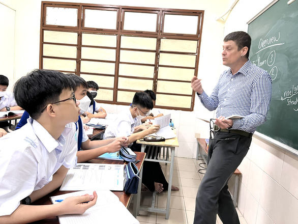 Ngôi trường có 104 học sinh lớp 11 đạt điểm IELTS trên 7.0 - Ảnh 1.