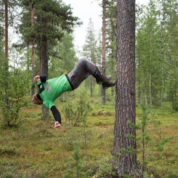 Cuộc thi ôm cây kỳ lạ ở Phần Lan - nơi con người được chữa lành bằng những cái ôm thiên nhiên vào lòng - Ảnh 10.