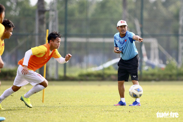 U20 Việt Nam chạy bài trơn tru với 10 cầu thủ từ hạng nhất, V-League - Ảnh 4.