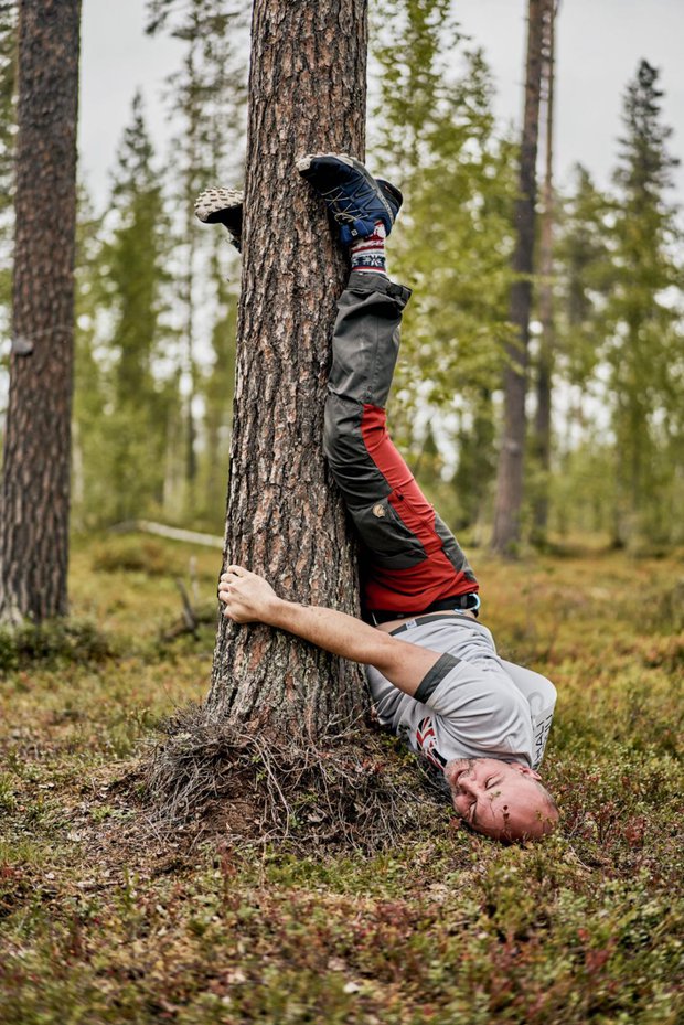 Cuộc thi ôm cây kỳ lạ ở Phần Lan - nơi con người được chữa lành bằng những cái ôm thiên nhiên vào lòng - Ảnh 9.