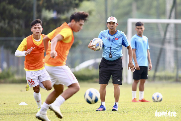 U20 Việt Nam chạy bài trơn tru với 10 cầu thủ từ hạng nhất, V-League - Ảnh 2.
