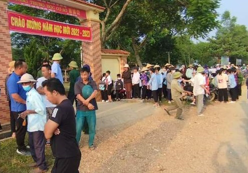 Hàng trăm học sinh không đến trường do phụ huynh phản đối: Xử lý nghiêm việc cản trở, ngăn cấm - Ảnh 2.