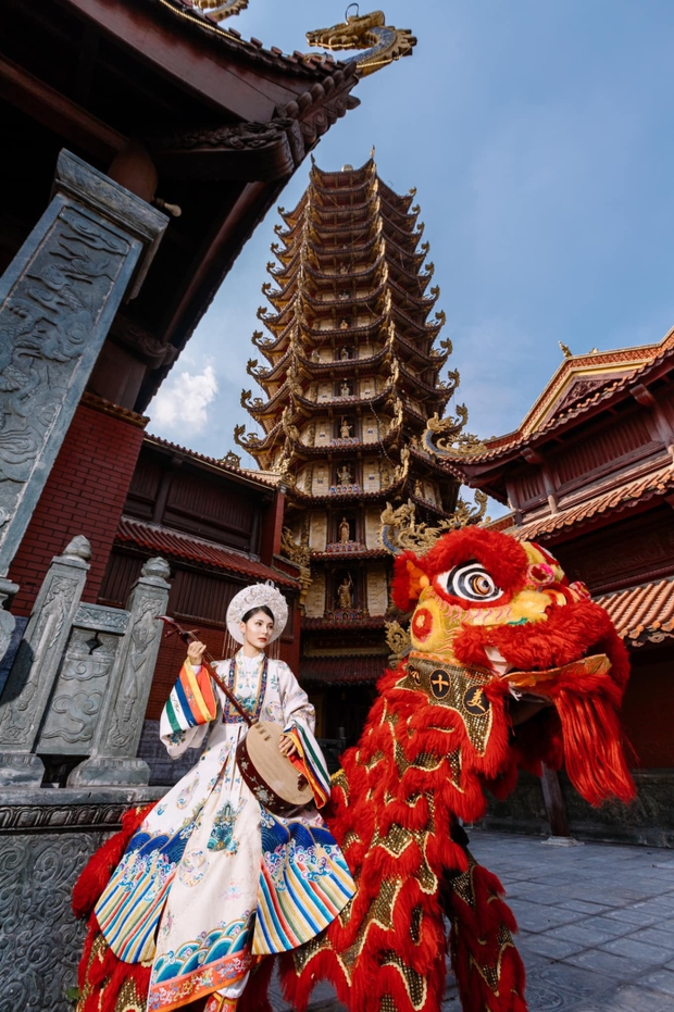 Vẻ nguy nga của ngôi chùa có tòa tháp độc nhất Việt Nam với 2 kỷ lục thế giới - Ảnh 8.
