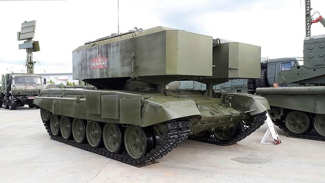 ‘Hỏa thần’ TOS-1A khai hoả dữ dội đáp trả cuộc phản công của Ukraine tại Kharkiv - Ảnh 4.