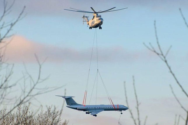 Nga huy động siêu trực thăng Mi-26 tăng viện cho các đơn vị ở Kharkiv - Ảnh 1.