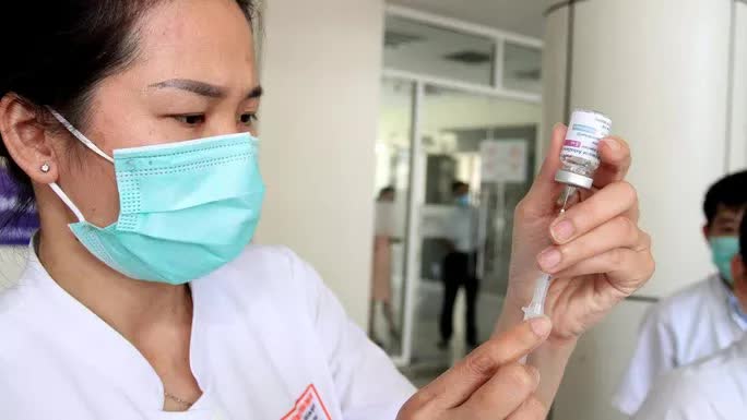 Số ca mắc tăng, Việt Nam nhận thêm 1,5 triệu liều vắc-xin Covid-19 - Ảnh 1. Số ca mắc tăng, Việt Nam nhận thêm 1,5 triệu liều vắc-xin Covid-19 - Ảnh 1.