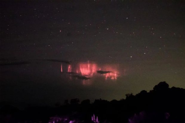 Sứa đỏ khổng lồ xuất hiện trên bầu trời sau cơn bão, hiện tượng bí ẩn đã được nhà khoa học giải mã - Ảnh 12.