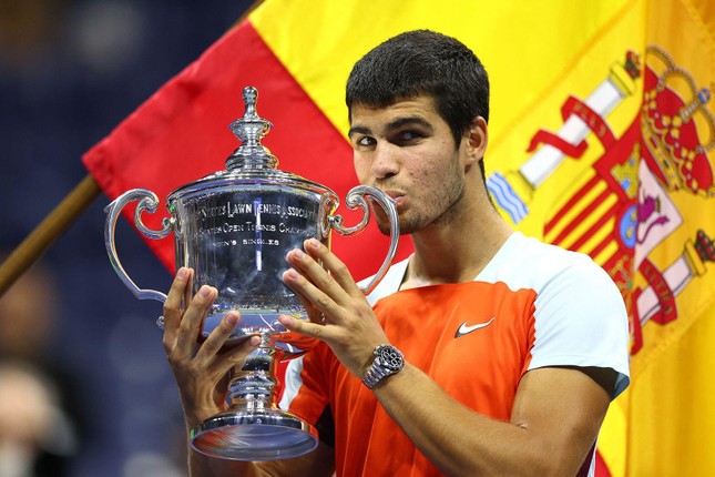 Bí mật của nhà vô địch US Open 2022: Hâm mộ Nadal, đi vào lịch sử quần vợt thế giới - Ảnh 1.