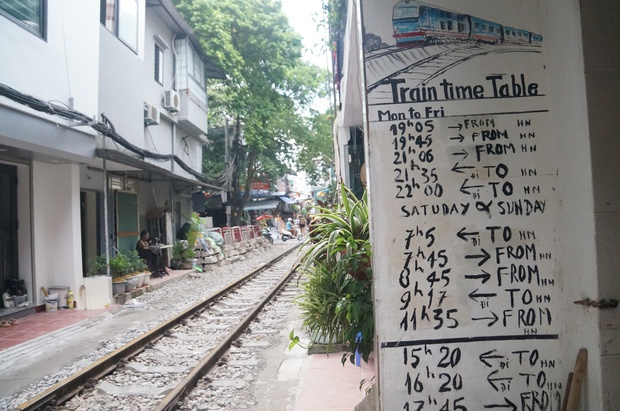 Ga Hà Nội di dời: Số phận tuyến đường sắt xuyên nội đô thu hút khách du lịch ra sao? - Ảnh 3.