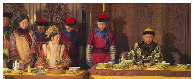 Cách xử lý đồ thừa từ bữa ăn 120 món của Hoàng đế thời xưa - Ảnh 4.