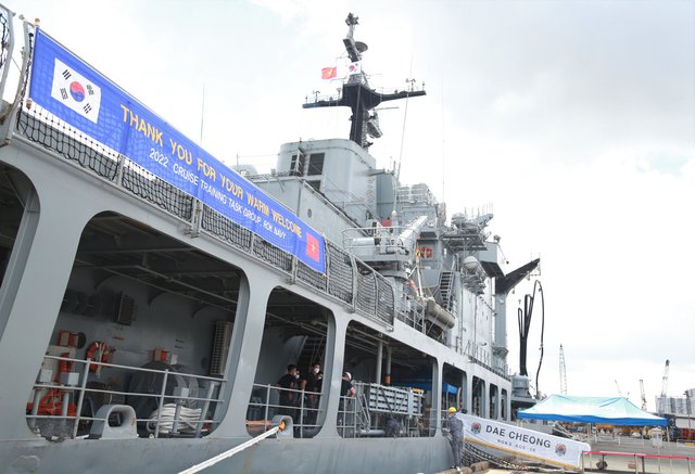 Nhóm tàu huấn luyện tuần tra của Hải quân Hàn Quốc thăm TP Hồ Chí Minh - Ảnh 7.