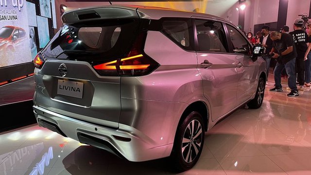 Mẫu MPV giá rẻ 425 triệu ra mắt sát vách Việt Nam, như song sinh Mitsubishi Xpander - Ảnh 2.