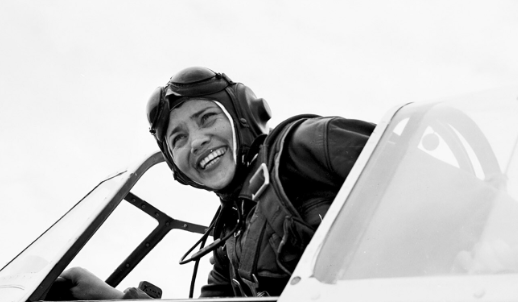 Người phụ nữ nắm giữ hơn 100 kỷ lục trong ngành hàng không thế giới - Ảnh 3.
