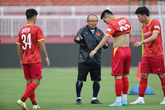 Đội tuyển Việt Nam bắt đầu khởi động cho AFF Cup 2022 - Ảnh 3.