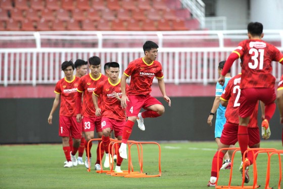 Đội tuyển Việt Nam bắt đầu khởi động cho AFF Cup 2022 - Ảnh 6.