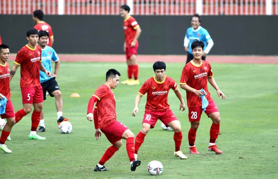 Đội tuyển Việt Nam bắt đầu khởi động cho AFF Cup 2022 - Ảnh 7.