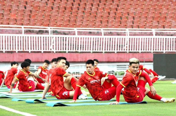 Đội tuyển Việt Nam bắt đầu khởi động cho AFF Cup 2022 - Ảnh 8.