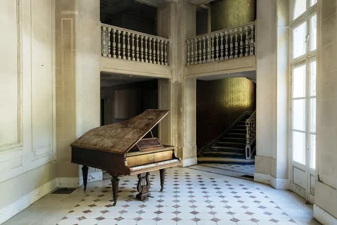 Dành hơn 10 năm đi tìm những chiếc đàn piano bị lãng quên, nhiếp ảnh gia thu được những bức ảnh nghệ thuật đẹp nao lòng - Ảnh 2.