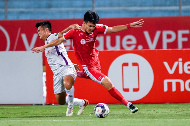 Tuyển Việt Nam nuôi hy vọng, Quang Hải nên về đá AFF Cup hay ở lại Pau FC? - Ảnh 2.