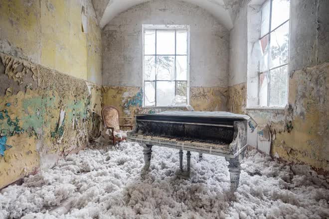 Dành hơn 10 năm đi tìm những chiếc đàn piano bị lãng quên, nhiếp ảnh gia thu được những bức ảnh nghệ thuật đẹp nao lòng