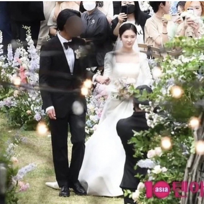 Hôn nhân kín tiếng và ngọt ngào của Jang Nara bên chồng kém tuổi - Ảnh 1.