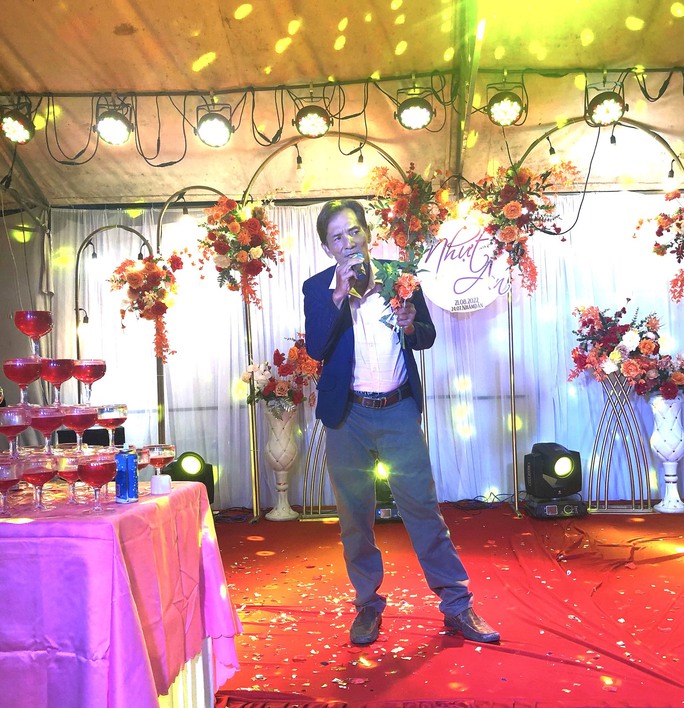 Không chỉ chạy sô hát đám cưới, diễn viên Thương Tín còn đóng phim - Ảnh 2.