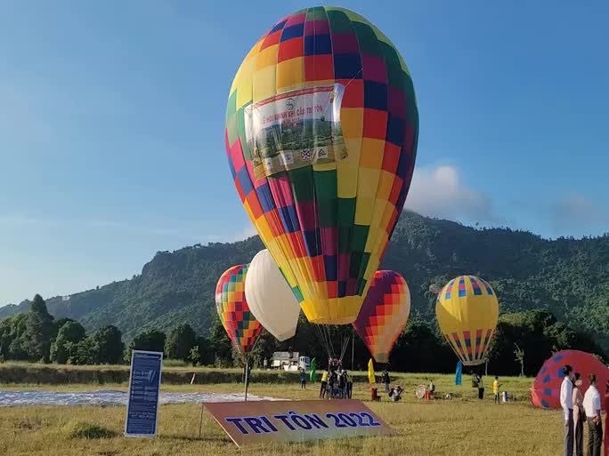 Hình ảnh lần đầu xuất hiện dưới chân Phụng Hoàng Sơn ở An Giang - Ảnh 3.