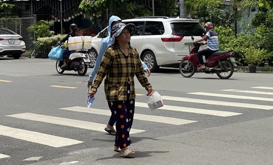 Ế vé xem trận Việt Nam - Singapore: Phe vé bán giá gốc để... hoàn vốn - Ảnh 2.