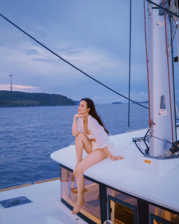 Sao Việt 20/9: Cát Phượng tuổi 52 khoe eo thon như gái đôi mươi - Ảnh 4. Sao Việt 20/9: Cát Phượng tuổi 52 khoe eo thon như gái đôi mươi - Ảnh 4.