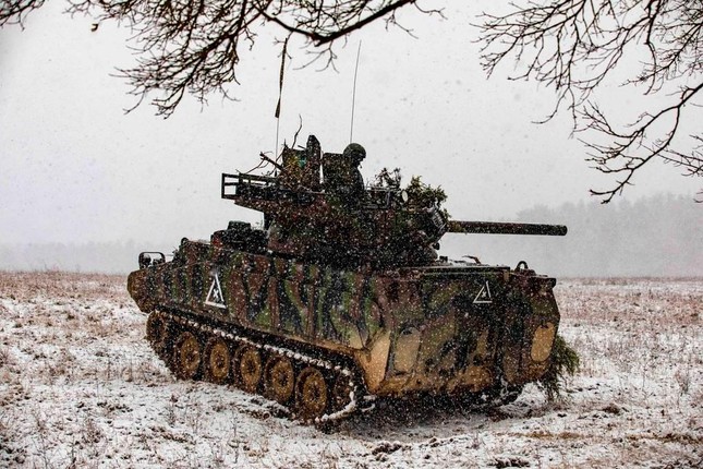 Nga tung video thu giữ xe bọc thép M-113 của quân đội Ukraine - Ảnh 6.