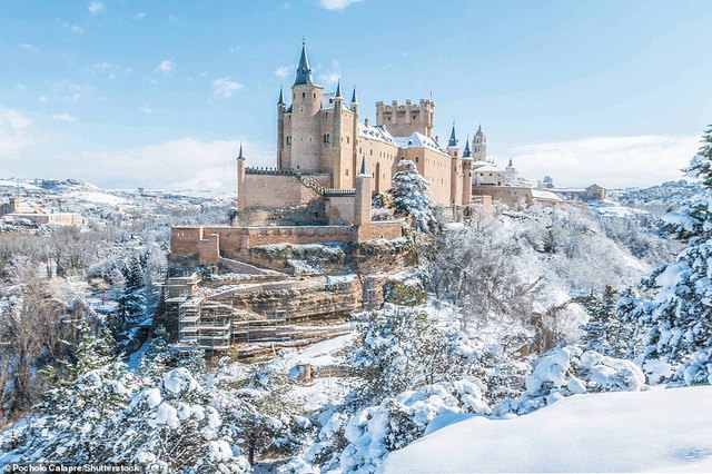 11 tòa lâu đài đẹp nhất thế giới, nơi truyền cảm hứng bất tận cho những bộ phim cổ tích - Ảnh 6.