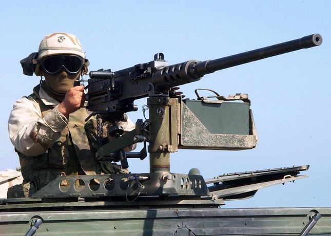 Nga tung video thu giữ xe bọc thép M-113 của quân đội Ukraine - Ảnh 5.