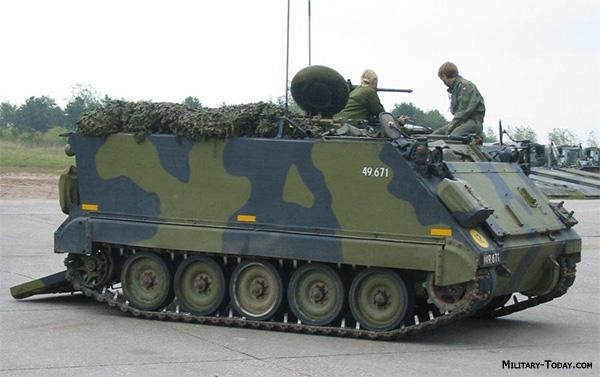 Nga tung video thu giữ xe bọc thép M-113 của quân đội Ukraine - Ảnh 2.