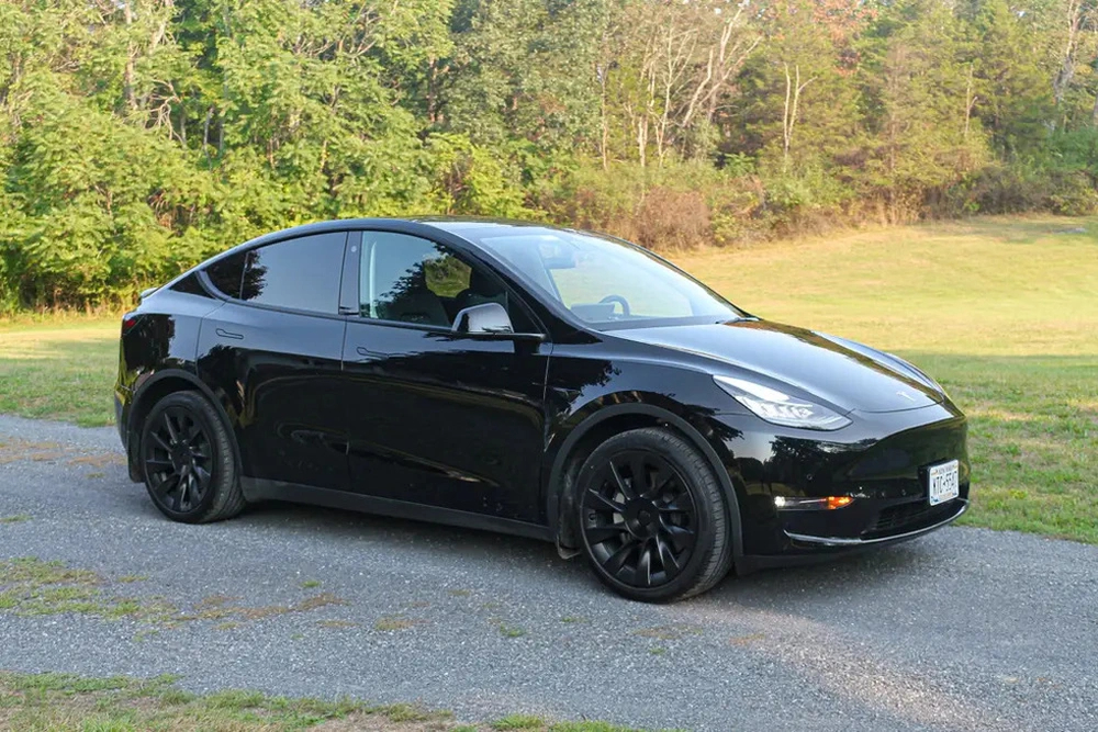 SUV Tesla đắt đỏ nhưng vẫn bị báo Tây chê 6 điểm - Ảnh 1.