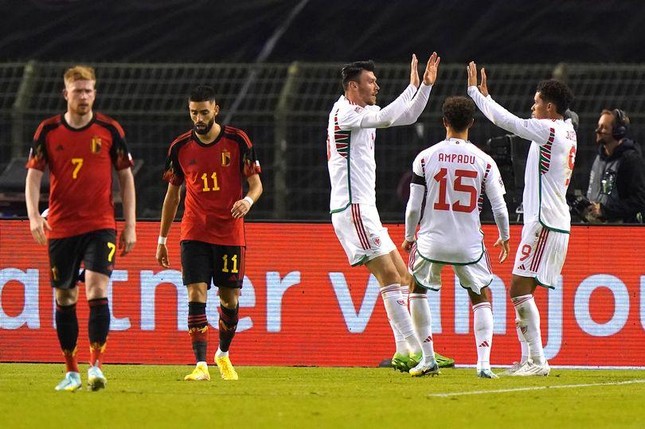 Lại thua tại Nations League, Gareth Bale nhận thông điệp từ HLV trưởng: “Hãy quên World Cup đi” - Ảnh 2.