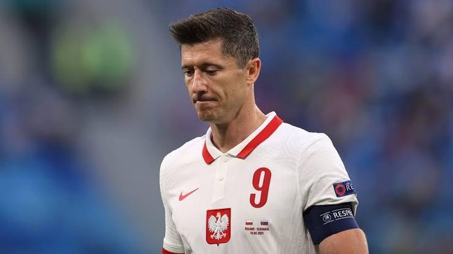 Lewandowski khiến truyền thông nước nhà dậy sóng sau trận thua Hà Lan - Ảnh 1.