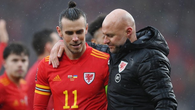 Lại thua tại Nations League, Gareth Bale nhận thông điệp từ HLV trưởng: “Hãy quên World Cup đi” - Ảnh 1.