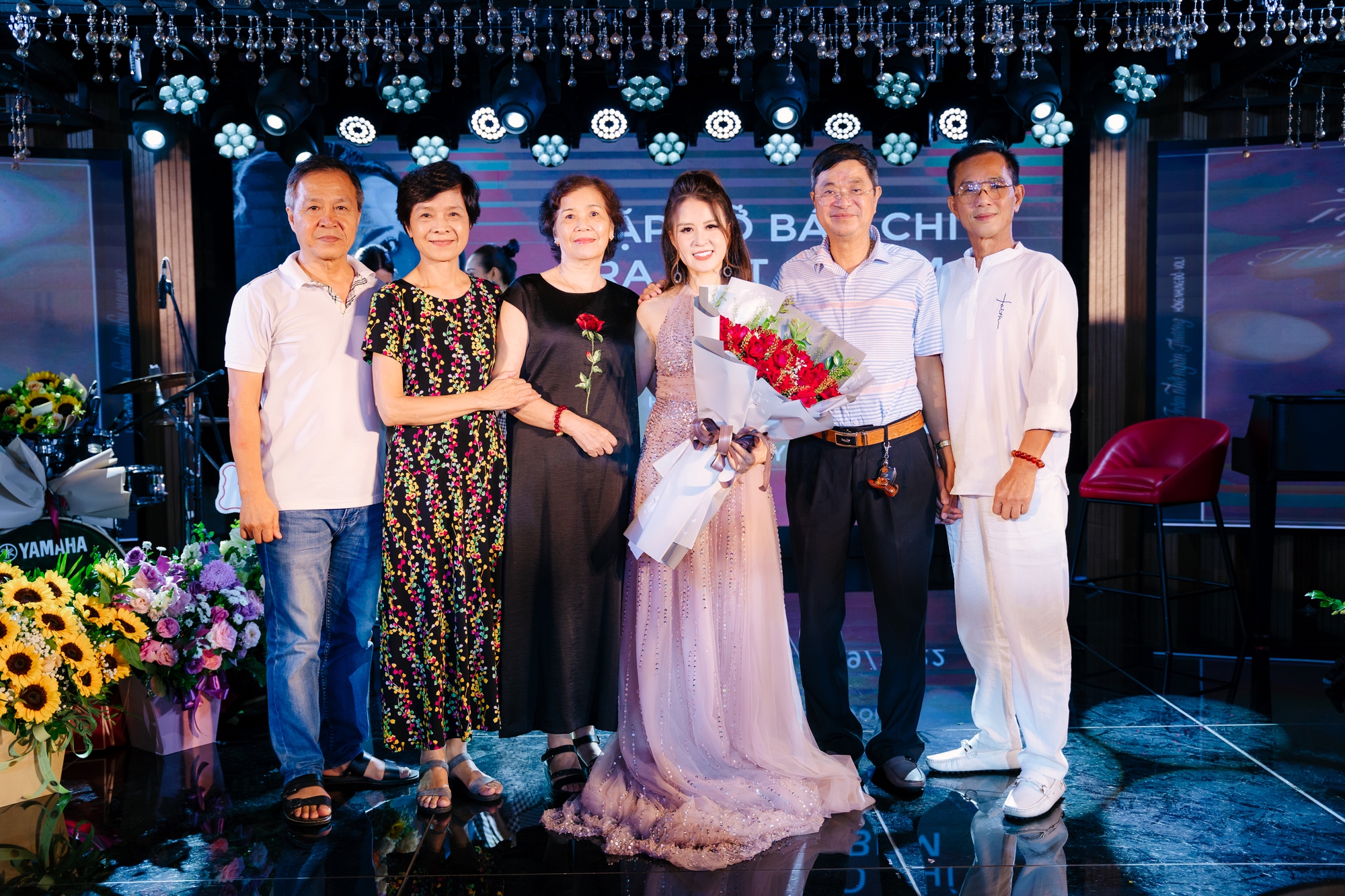 Ca sĩ Hồng Nhung Đỗ ra album “Trăm nhớ ngàn thương” - Ảnh 3.