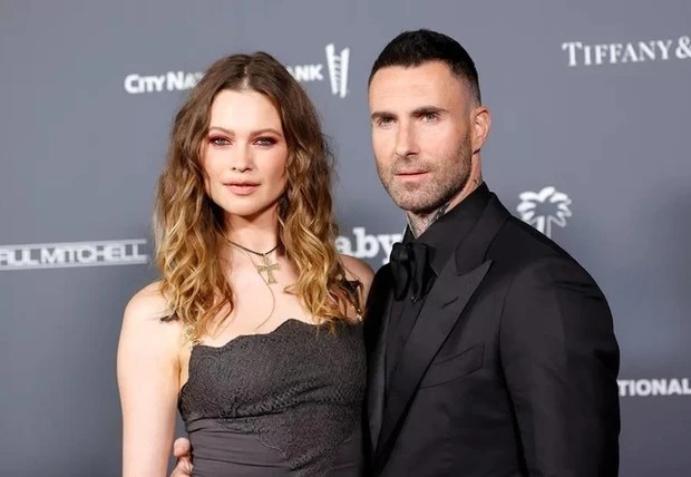  Chấn động toàn cảnh vụ Adam Levine bị 5 cô gái tố ngoại tình khi vợ mang thai - Ảnh 4.