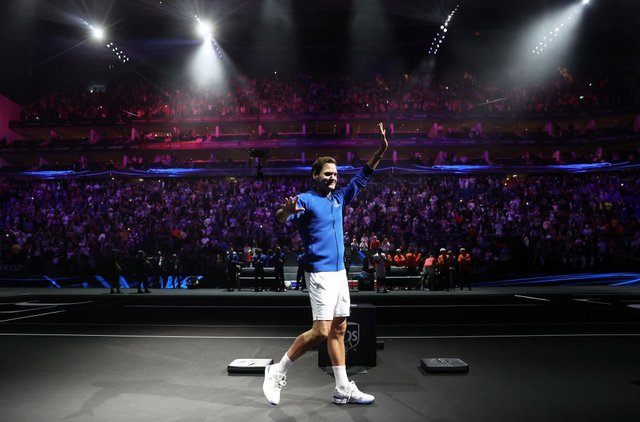 Federer thua trận cuối sự nghiệp khi đánh cặp cùng Nadal, bật khóc chào tạm biệt - Ảnh 11.