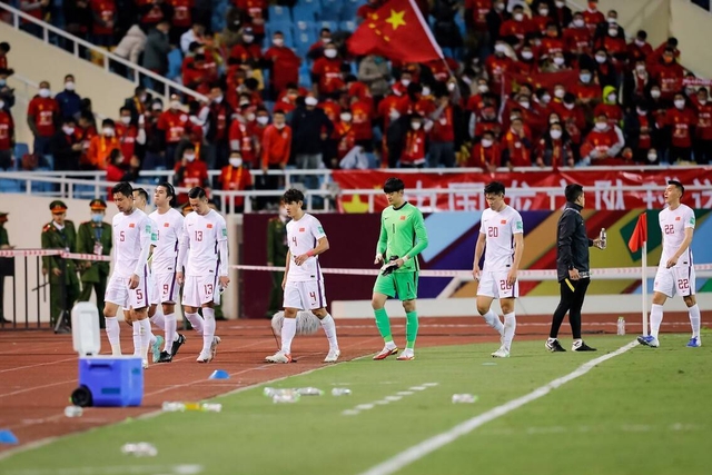 Bóng đá Trung Quốc làm điều ngược đời với thế giới, bị đem so sánh với tuyển Brunei - Ảnh 1.
