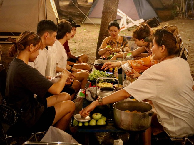 Khu cắm trại Cần Giờ nổi tiếng với dân TP.HCM vì có nhiều hoạt động vui chơi thư giãn - Ảnh 23.