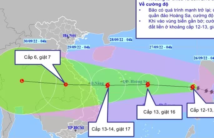 Bão số 4 giật cấp 16 tạo sóng cao 9-11 m, di chuyển rất nhanh vào Trung Bộ - Ảnh 1.