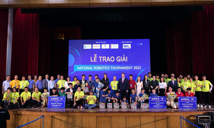 Nam sinh THCS giành giải vô địch National Robotics Tournament 2022 - Ảnh 3.