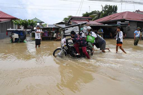 Philippines tan hoang sau khi siêu bão Noru tàn phá - Ảnh 7.